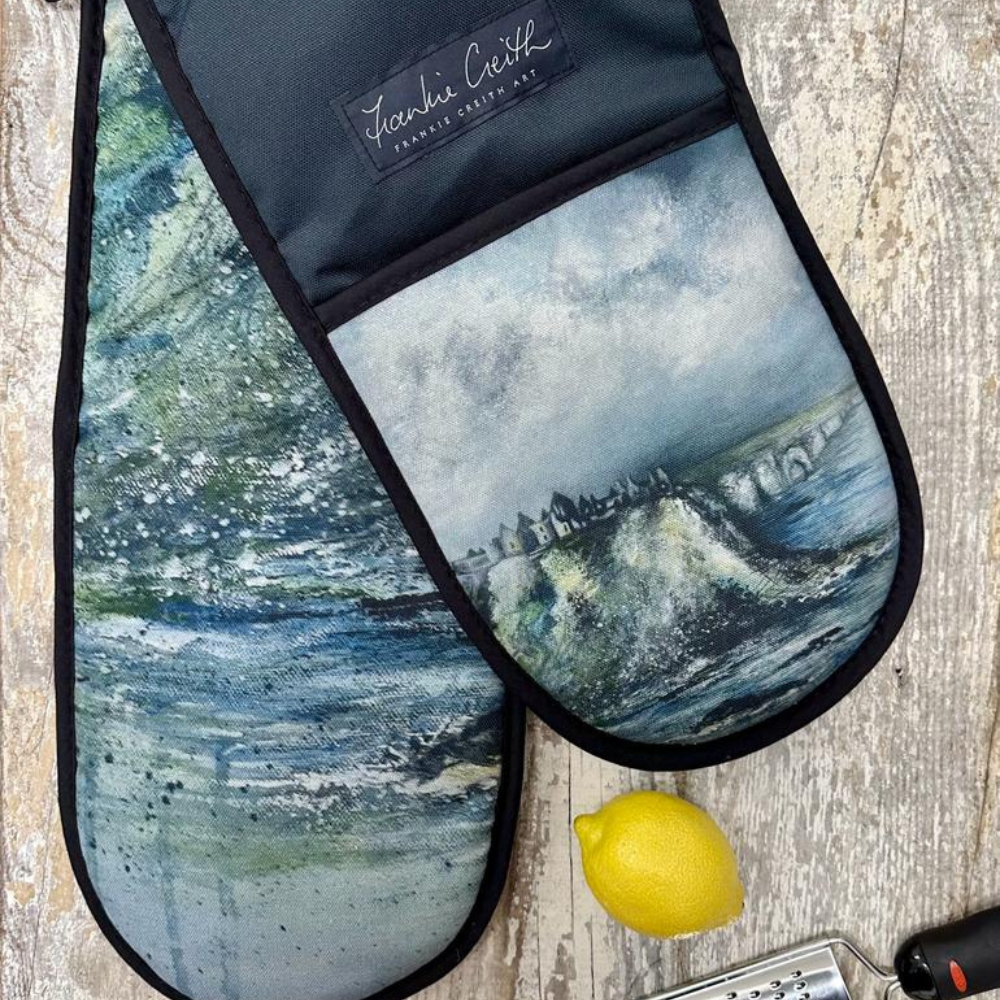 Dunluce oven gloves northern ireland left view